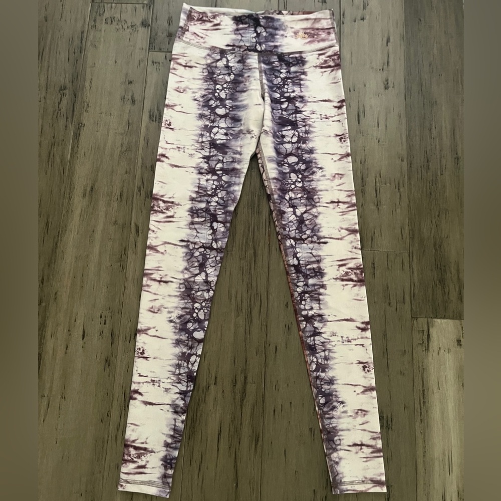 Rare Mika Yoga Wear Leggings Size Large